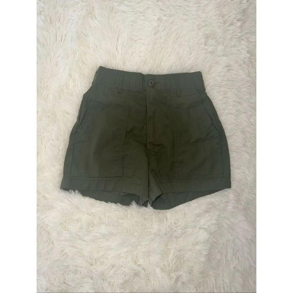 Olive green army shorts size 24